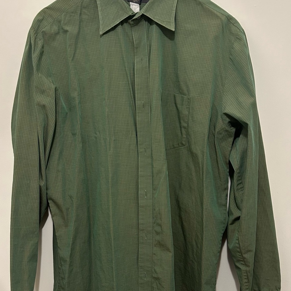 Banana Republic - Green Checkered Button-Up Shirt